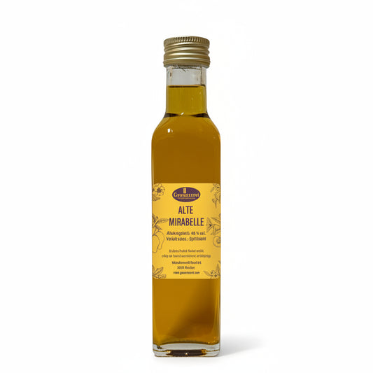 Alte Mirabelle mit reifer Fruchtnote und warmem Bernsteinton als Digestif oder Dessertbegleiter