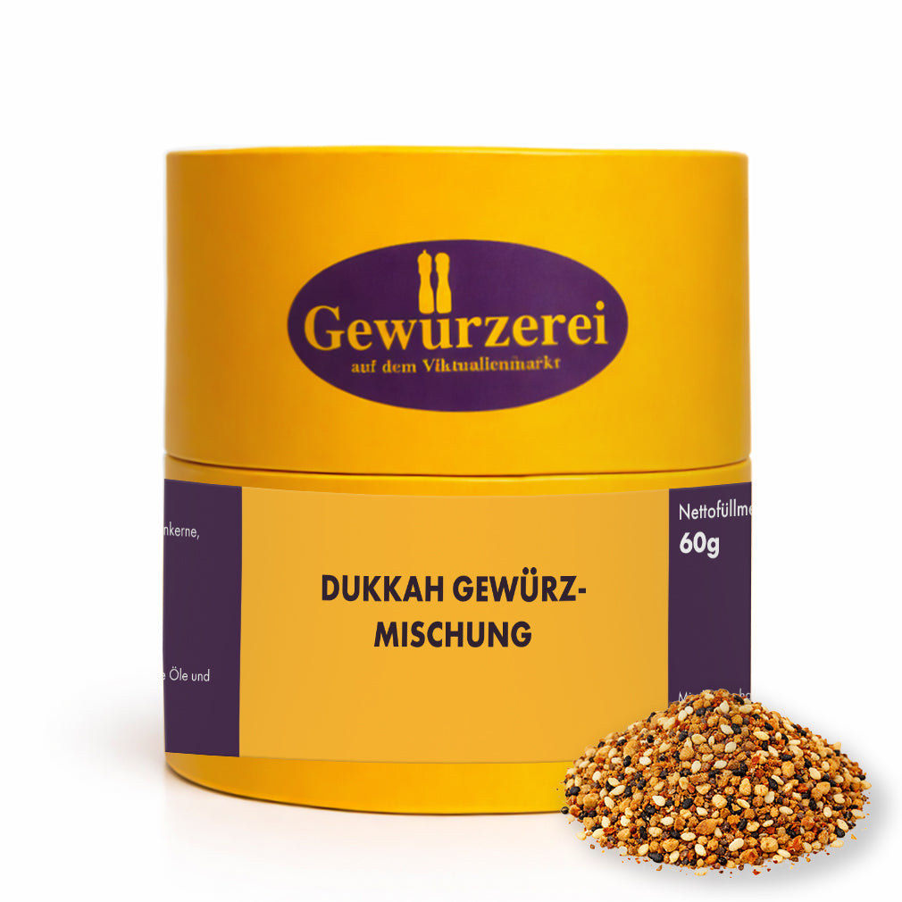 Dukkah Gewürzmischung mit Nüssen und Samen als klassischer Dip mit Olivenöl und Brot