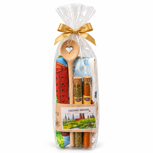 München Geschenktüte mit Panorama-Küchentuch aus Baumwolle, Holzkochlöffel und zwei BIO Gewürzen.