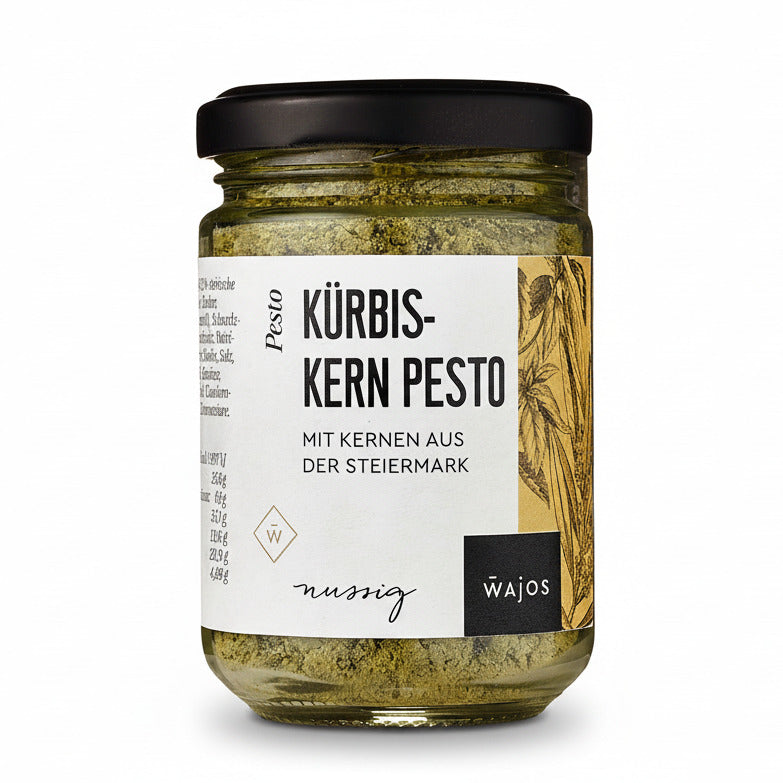 kürbiskern pesto aus der steiermark als trockene mischung im glas mit dunkler grüner farbe